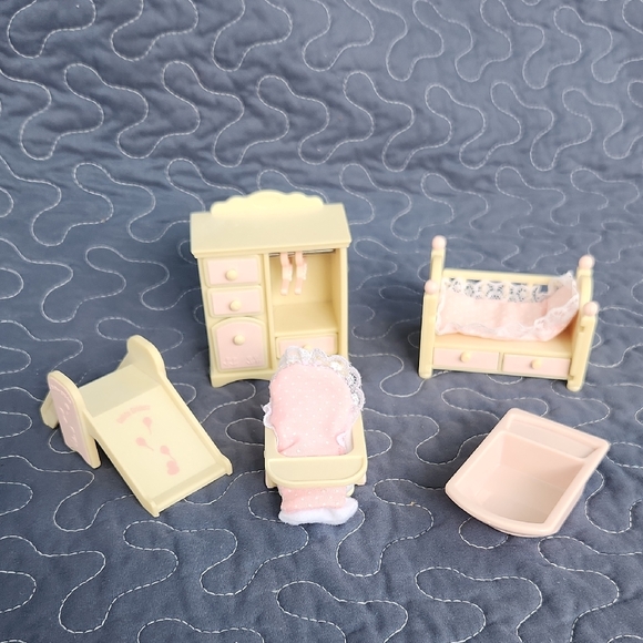 Calico Critters Sylvanian Families Nursery Furniture - Picture 1 of 6